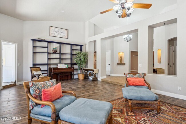 Building Photo - 758 S Lagoon Dr