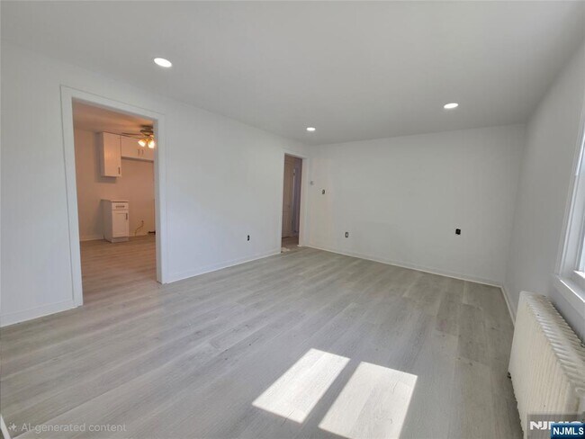 Building Photo - 683 Kingsland Ave