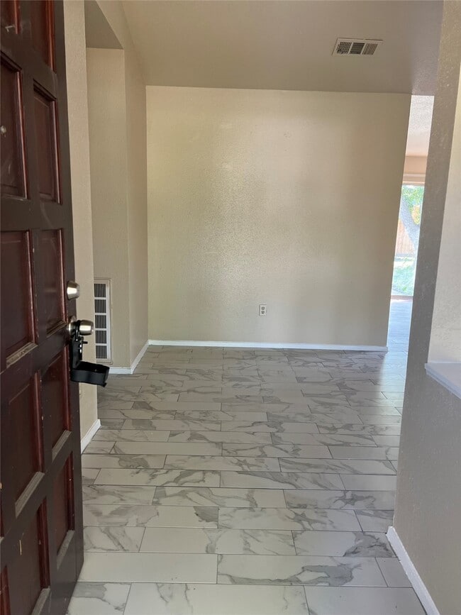 Building Photo - 2503 Ravenwind Rd