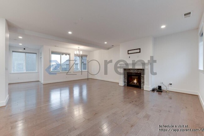 Building Photo - 18602 46th Ave SE