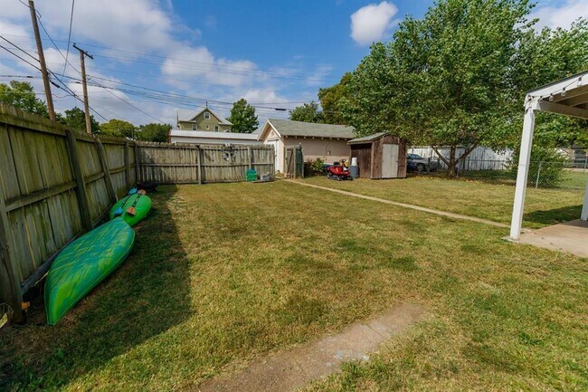 Building Photo - Cute 3BR Wellington bungalow