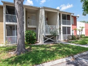 Building Photo - Park Lake — 1 Bed / 1 Bath + Den | Upstairs Condo | Brandon, FL