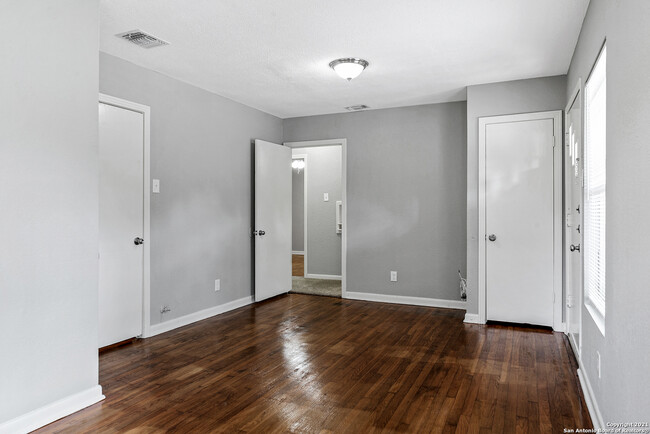 Building Photo - 307 San Angelo Blvd