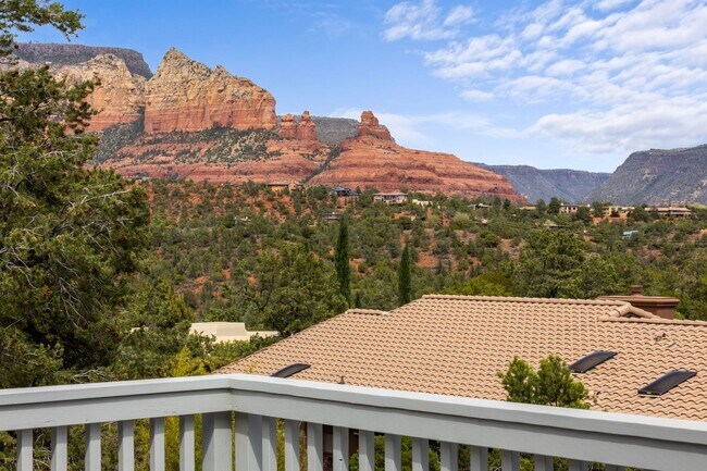 Building Photo - Furnished, 1-Year Long-Term Rental