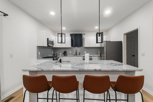 Building Photo - 150 N 22nd St