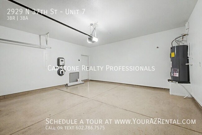 Building Photo - 2929 N 37th St