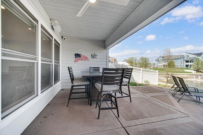 Building Photo - 1193 Bay Side Dr