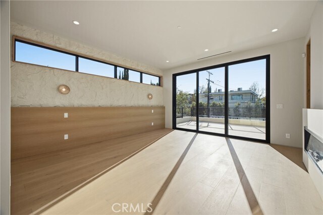 Building Photo - 4827 Stansbury Ave