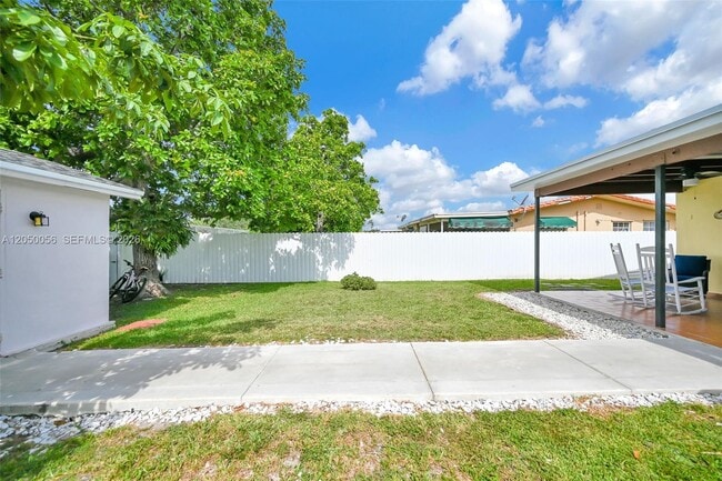 Building Photo - 9720 SW 37th Terrace