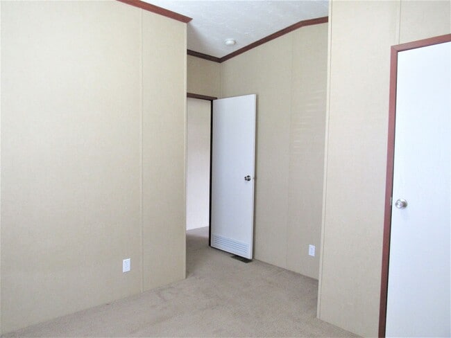 Building Photo - 3 BD 2 BA Country Living
