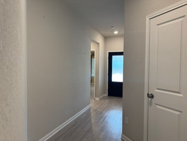 Building Photo - 12702 Mirecourt Wy