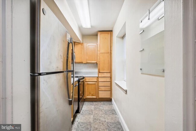 Building Photo - 1320 Fort Myer Dr