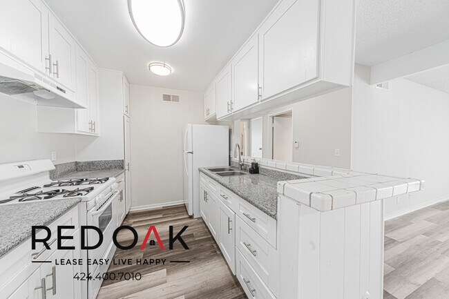 Building Photo - 21315 Roscoe Blvd