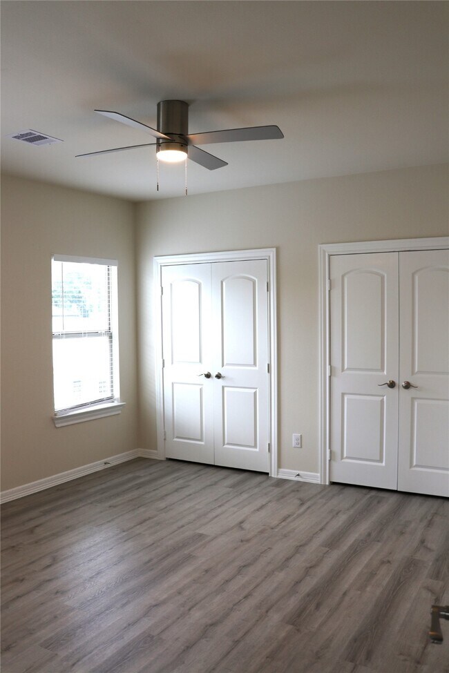 Building Photo - 16610 Bonnie Sean Dr