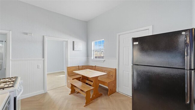 Building Photo - 234 Princeton Ave