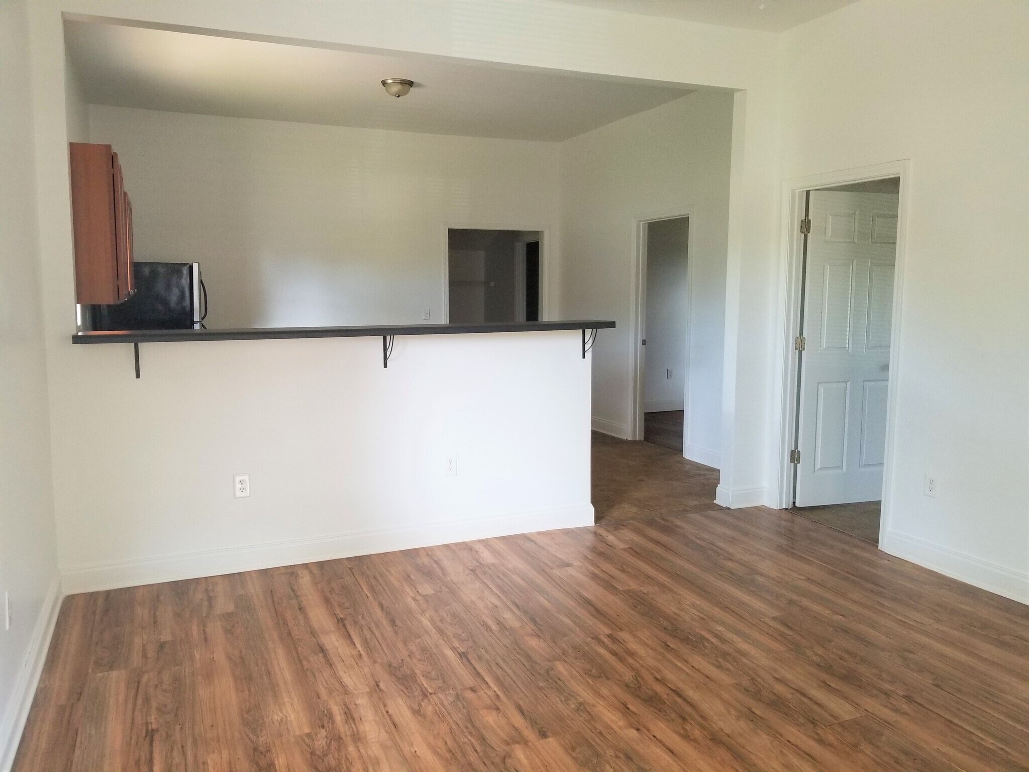 Building Photo - 12 N YMCA ST