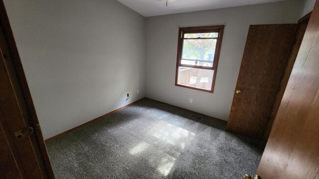 Building Photo - 1811 Miller Dr