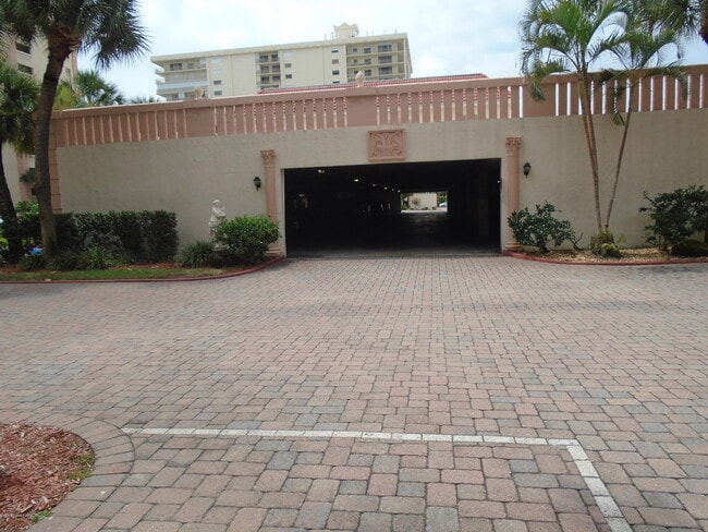 Building Photo - 840 N Atlantic Ave