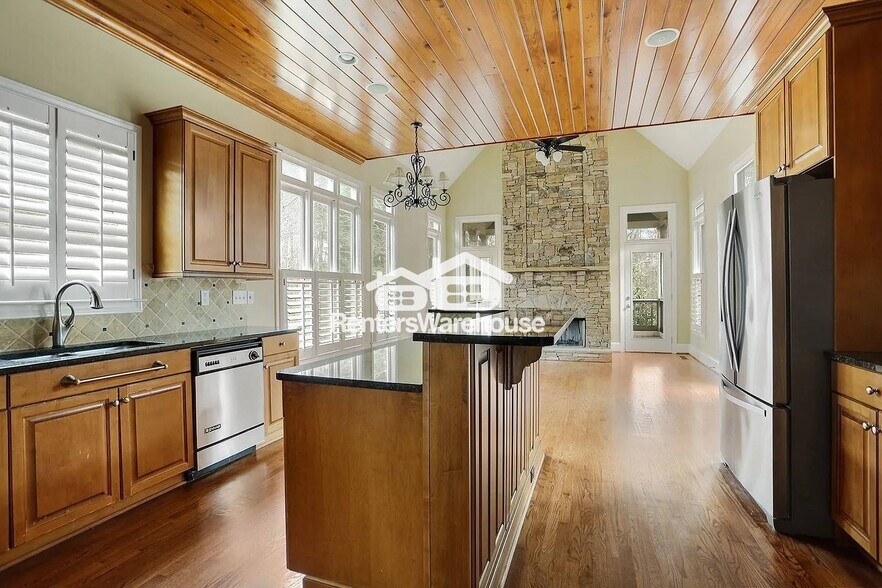 Building Photo - 653 Tabbystone NW