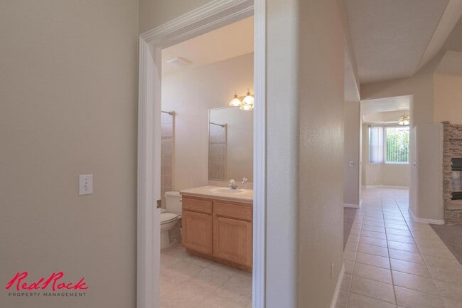 Building Photo - Comfortable 3-bedroom Home. Small Dog Frie...
