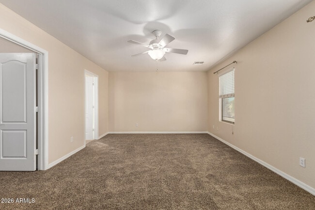 Building Photo - 3335 W La Salle St