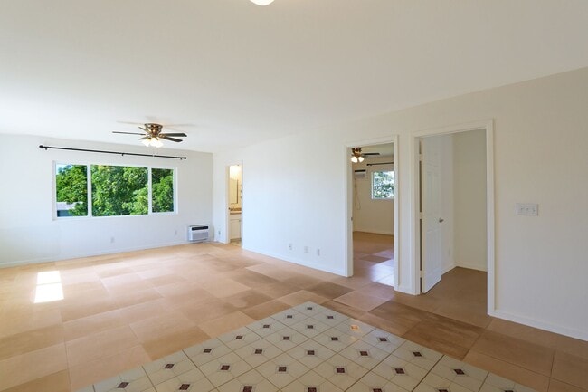Building Photo - 1024