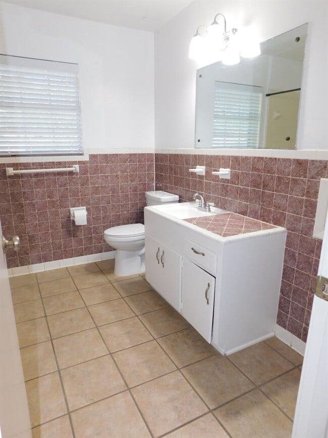 Building Photo - 4805 Sylvandale Dr