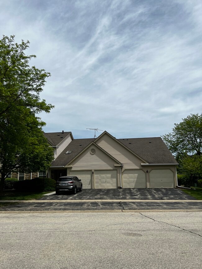 Building Photo - 205 Glasgow Ln