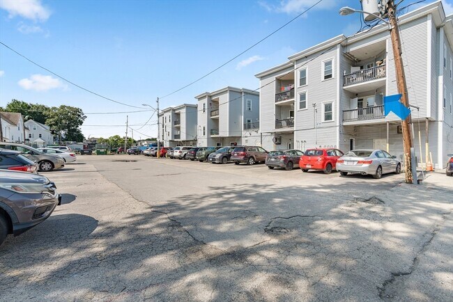 Building Photo - 423 Park Ave