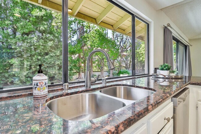 Building Photo - 4082 Avenida Verano