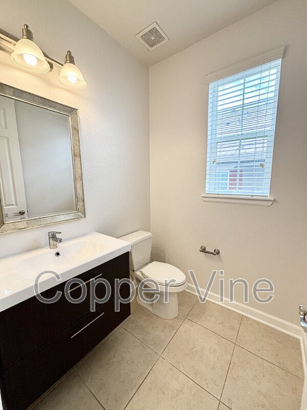 Building Photo - 3266 Yale Dr