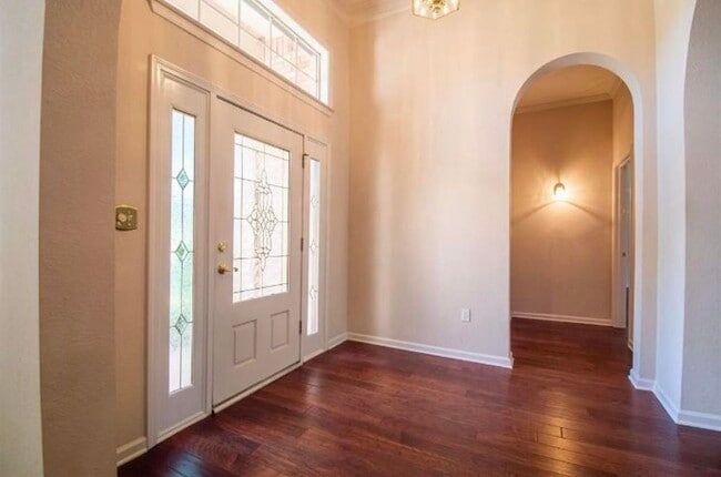 Building Photo - 126 Cottonwood Dr