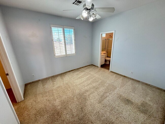Building Photo - Elegant 4Bed/5Bath/3Car gated residence located near Silverado Ranch