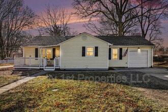 Building Photo - 211 SE 7th St