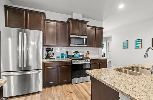 Building Photo - 7302 Star Gazer Dr