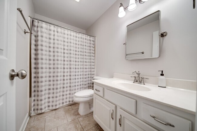 Building Photo - 9813 Albemarle Ln