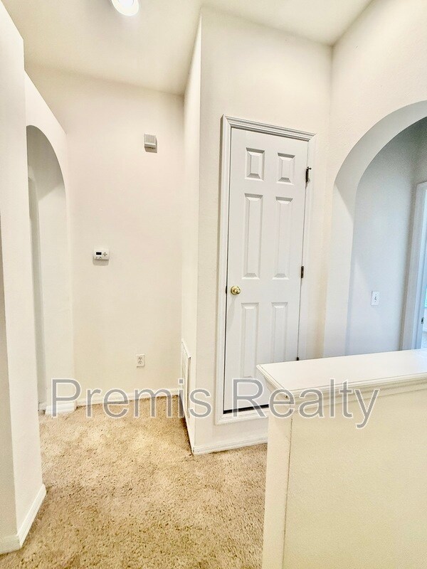 Building Photo - 2043 Strathmill Dr