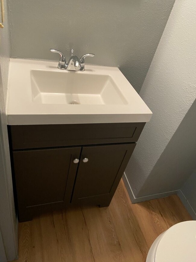 Building Photo - Stunning 2 Bed/2 Bath Townhome near Ft Carson!