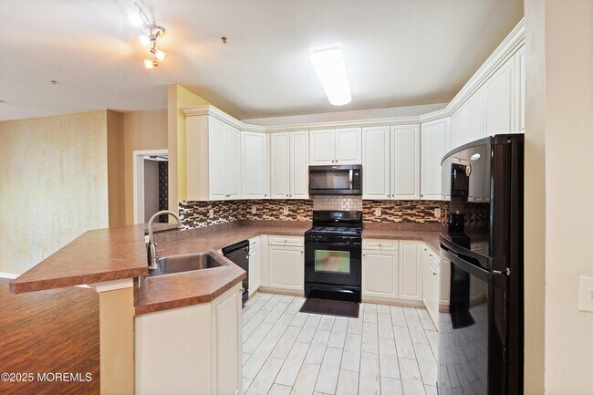 Building Photo - 414 Sloan Ct