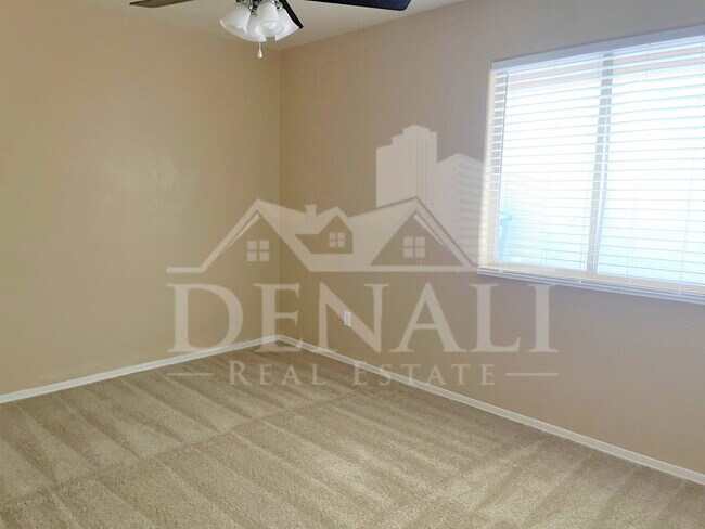 Building Photo - 8736 E Nido Cir