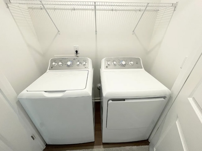 Building Photo - 1526 Crescent Townes Wy