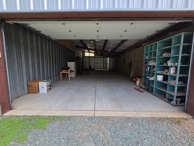 Building Photo - Herald Ranchette