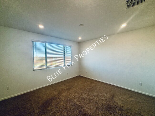 Building Photo - 7846 S Sugarbend Dr