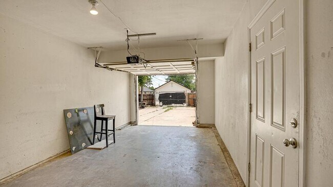 Building Photo - 38 S Meade St