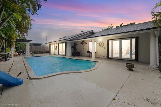 Building Photo - 12715 SW 96th Terrace
