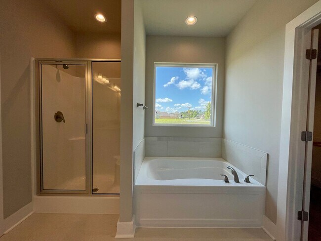 Building Photo - 4 Bed 3 Bath in Southhaven! Move-In Ready! $500 off first month with 30 day move in**