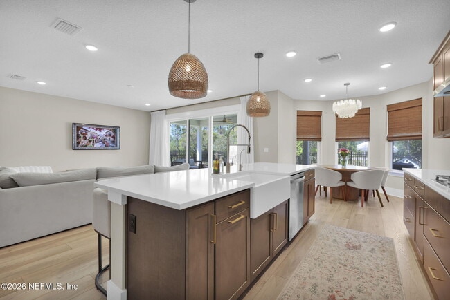 Building Photo - 202 Sutton Dr