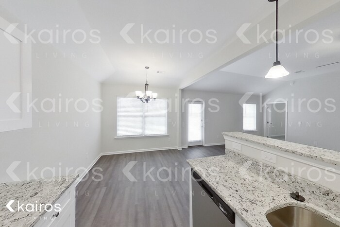 Building Photo - 820 Heather Dr