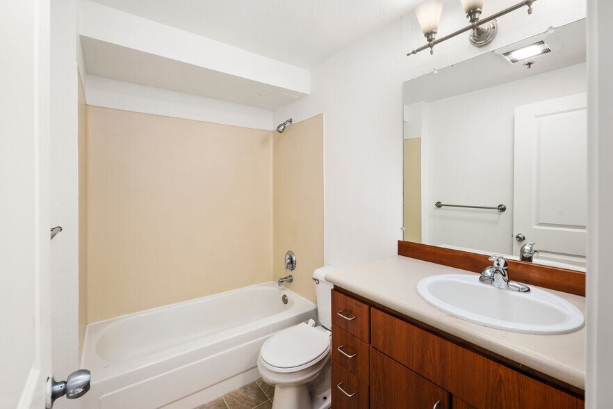 Building Photo - 8745 Greenwood Ave N APT 207,