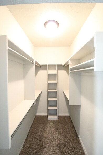 Building Photo - 20558 Pioneer Dr